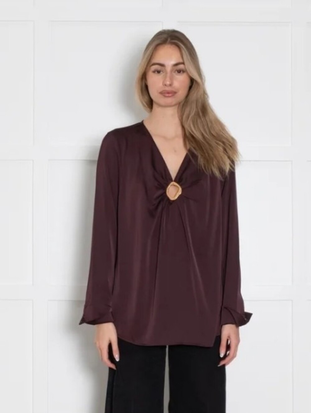 Donna Karen Women's Plum V-Neck Long-Sleeve Top with Gold Ring Detail. Meduim